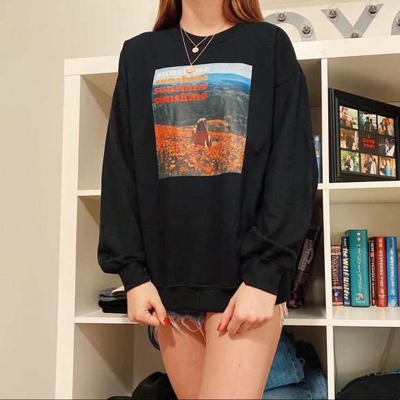 π SUNSHINE BLACK PULLOVERπ - Picture 2 of 5